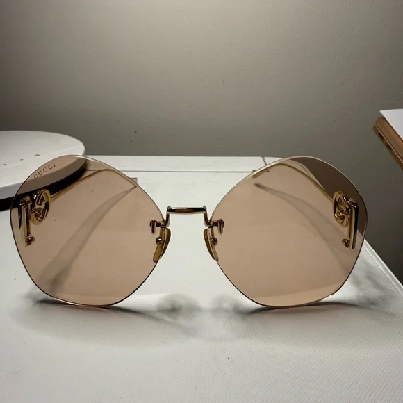 NEW GUCCI SUNGLASSES GG1030SK 001 GOLD WOMEN EYEWEAR GUCCI PLUS EARRINGS Gucci GG1030SK 001 Gold-Gold-Grey Over Sized Sunglasses W  main image 3